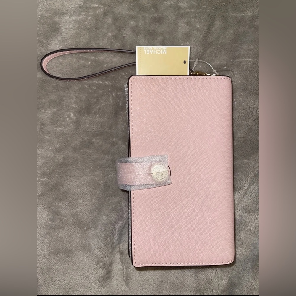 MICHAEL KORS Women Jet Set Charm Phone Wristlet Smokey Rose